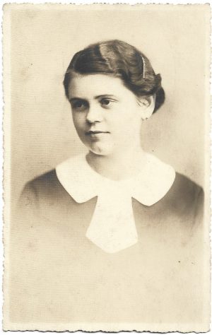 Tânără, studio Emil Fischer, Sibiu