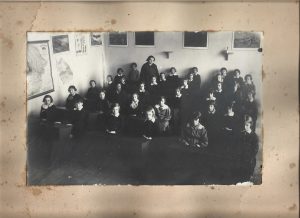 Sală de clasă românească, perioada interbelică