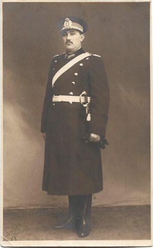 Ofițer român cu sabie, perioada interbelică, studio Foto Royal, București