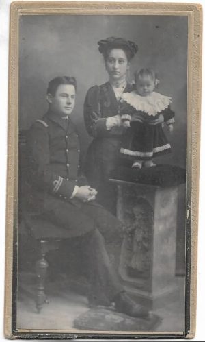 Locotenent român, Marina de Război, în uniformă model 1898, studio Anatole Magrin, Constanța