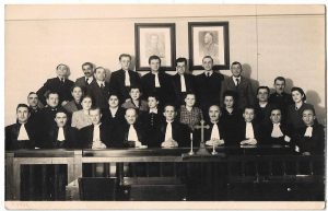 Gheorghe Cârdei, președintele Tribunalului Zarand-Brad, județul Hunedoara și membri ai acestuia, cca anul 1944