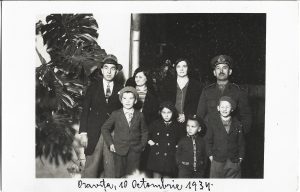 Locotenent-colonel P Balica cu familia, Oravița, 1934
