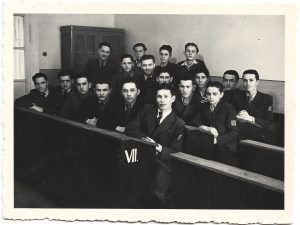 Elevi, România, perioada interbelică