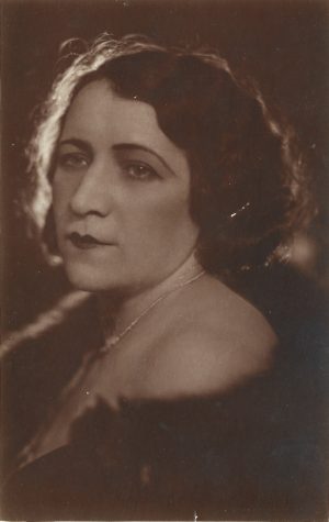 Portret de femeie, studio Select, Călărași