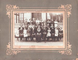 Elevi și profesori, fotografie fin de siècle
