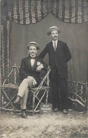 Domni cu canotiere, Băile Pucioasa, 1914