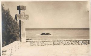 Crucea Reginei Maria, Balcic, studio Stelian Petresco