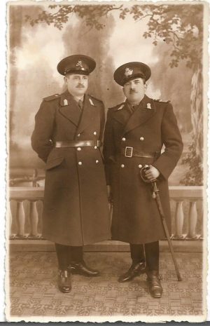 Militari români din cavalerie, cu sabie