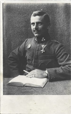 Zugsführer austro-ungar de la transporturi cu insignă de conducător auto specialist Fahrauszeichnung für die Kraftfahrtruppe, medalia Pentru merit și ceas de mână, de pe front, 1917