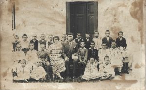 Elevi și dascăli, România interbelică