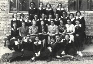 Eleve și profesoare de la Liceul de fete nr 2/Liceul Oltea Doamna, 1938, Cernăuți