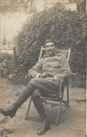 Locotenent Fl T Duică, originar din Padea, Dolj, prizonier de război în lagărul de la Crefeld, 1917