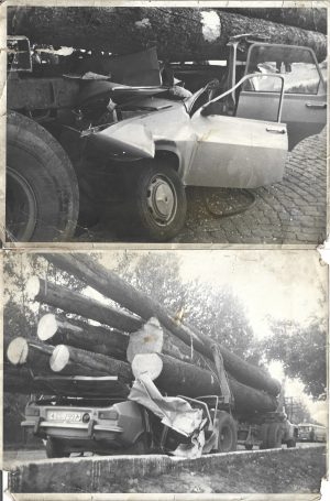 Accident cu Dacia 1300, 1979, Oravița, lot de 2 fotografii mari