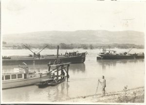 Nave pe Dunăre, la Gura Văii, 1927