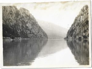 Dunărea la Cazane, 1922