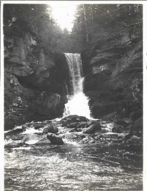 Cascadă la Oituz, 1930