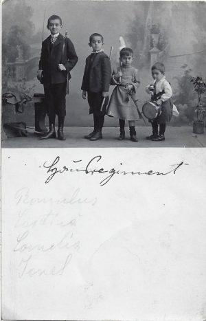 Cornelia Blaga, născută Brediceanu, împreună cu verii primari din familia Dobrin