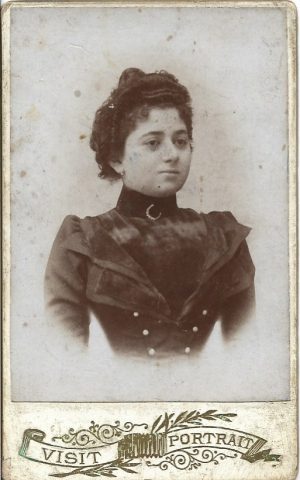 Portret de femeie, România, secolul al XIX-lea