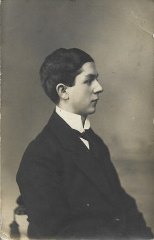 Portret de bărbat, România interbelică