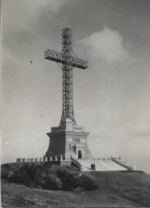 Crucea Eroilor de pe Muntele Caraiman, 1932