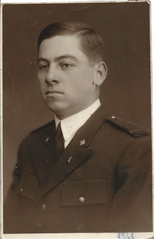 Medic militar român, 1931, studio Foto Royal, București