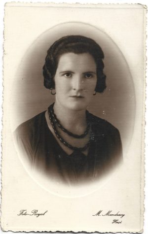 Fotografie studio Foto Royal M Mandrasy, Huși, perioada interbelică