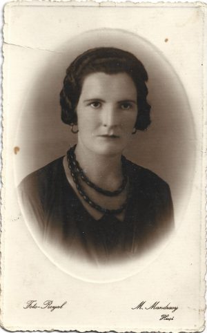 Fotografie studio Foto Royal M Mandrasy, Huși, perioada interbelică