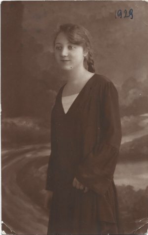 Tânără, 1929, Rădăuți