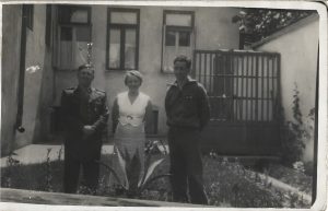 Medic militar român cu Ordinul Crucea Regina Maria, perioada interbelică