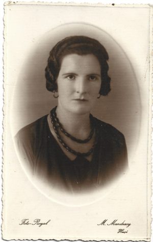 Fotografie studio Foto Royal M Mandrasy, Huși, perioada interbelică
