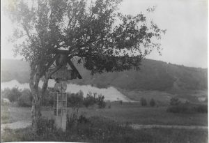 Troiță la marginea drumului, România, perioada interbelică