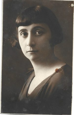 Femeie, studio M Losacov, Orhei, Basarabia, 1929