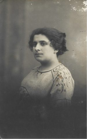 Portret de femeie, România, 1919