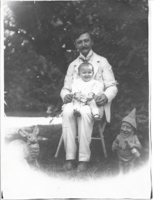 Virgil Popescu-Râmniceanu senior cu unul dintre fii săi, fin de siècle