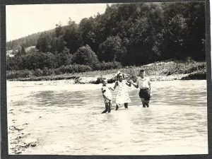 Copii, România, perioada interbelică
