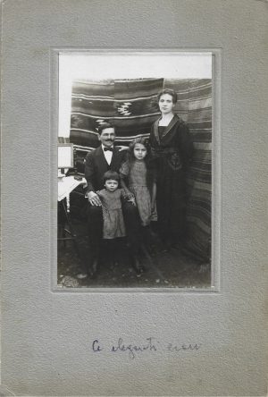 Familie cu copii, România, cca fin de siècle