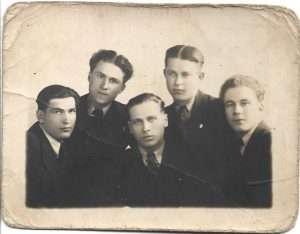 Tineri, fotografie studio Sternschein, Cernăuți, perioada interbelică