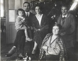 Fotografie cu pomul de Crăciun și jucării, România, 1931