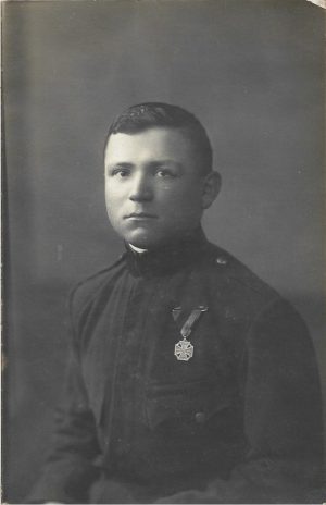 Soldat de origine română din armata austro-ungară decorat cu Karl-Truppenkreuz, Primul Război Mondial