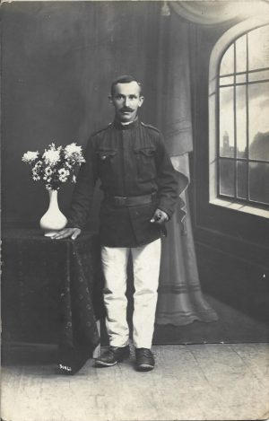Soldat de origine română din armata austro-ungară, cu baionetă, Primul Război Mondial