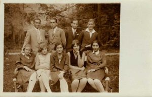 Tinere și tineri, Cluj, 1929