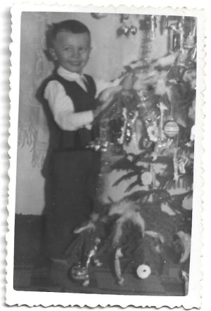 Băiat cu brad de Crăciun, 1968, România