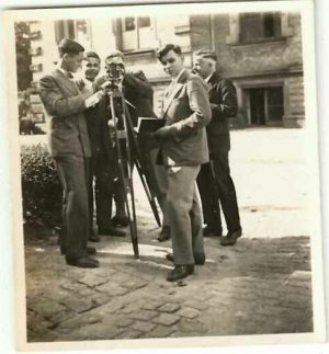 Români cu teodolit la Karlsruhe, anii 1930