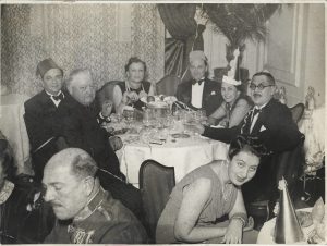 René Popescu-Râmniceanu cu soția și tatăl său, Virgil Popescu-Râmniceanu senior, 1939, Budapesta, studio Stemmer Vilmos