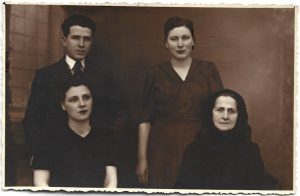 Fotografie de grup, studio Fotofrancez Gheorghiu, Brăila, 1940