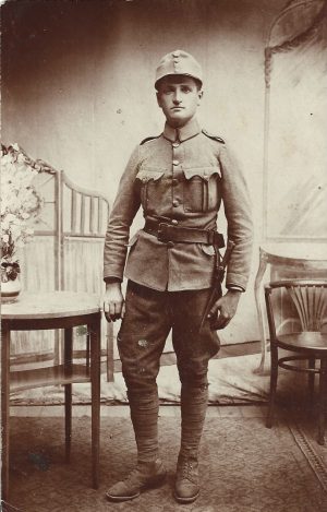 Soldat austro-ungar cu baionetă