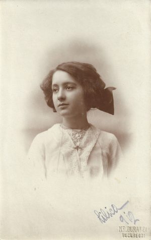 Tânără, 1912, studio Hr Duratzo, București