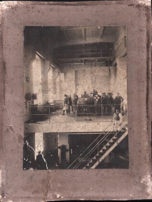 Interior de uzină, România, începutul secolului al XX-lea