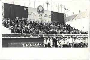 Pionieri și tribună oficială, 23 august 1971