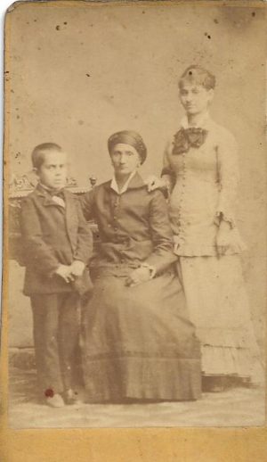 Fotografie de familie, secolul al XIX-lea, București